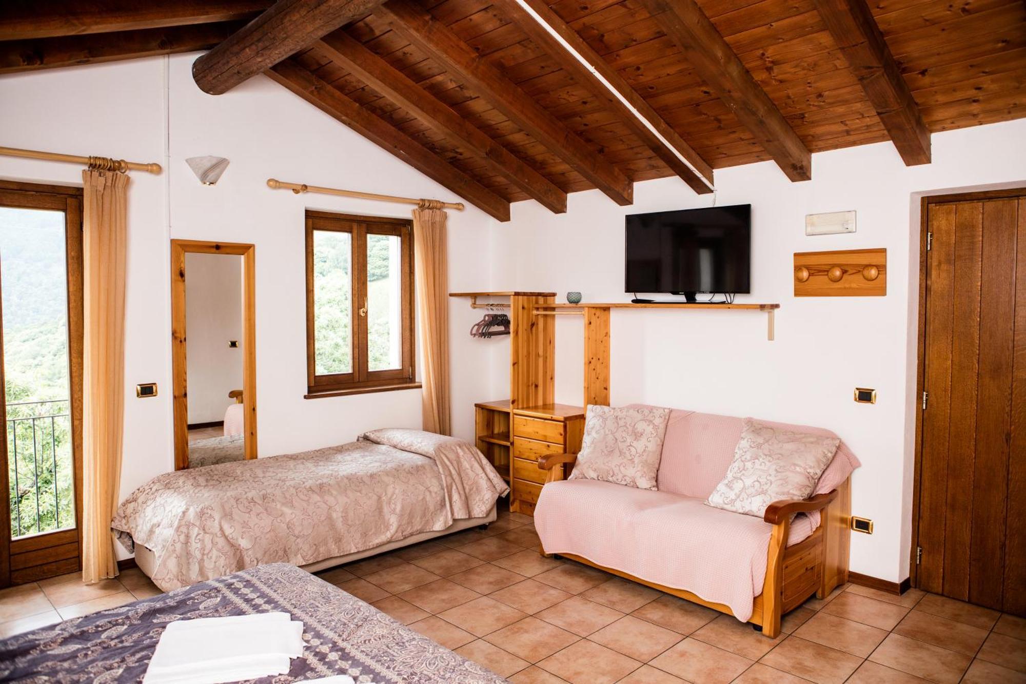 Agriturismo La Fonte Di Mariella กราเวโดนา ภายนอก รูปภาพ